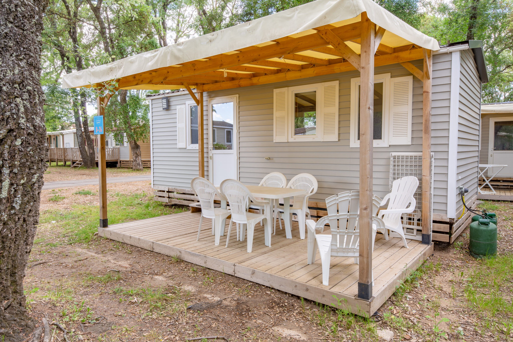 2 BEDROOM SMALL 4 PERSONS CLIM (Dim)