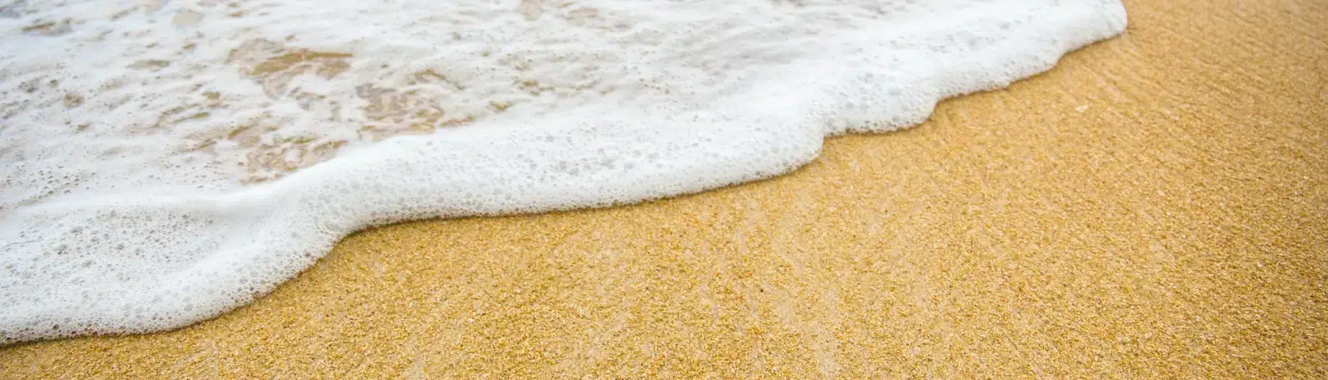 douce vague blanche sable plage